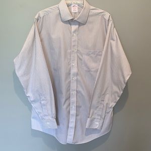 Brooks Brothers Button-down Collar Dress Shirt. Size 16x35. Traditional Fit.